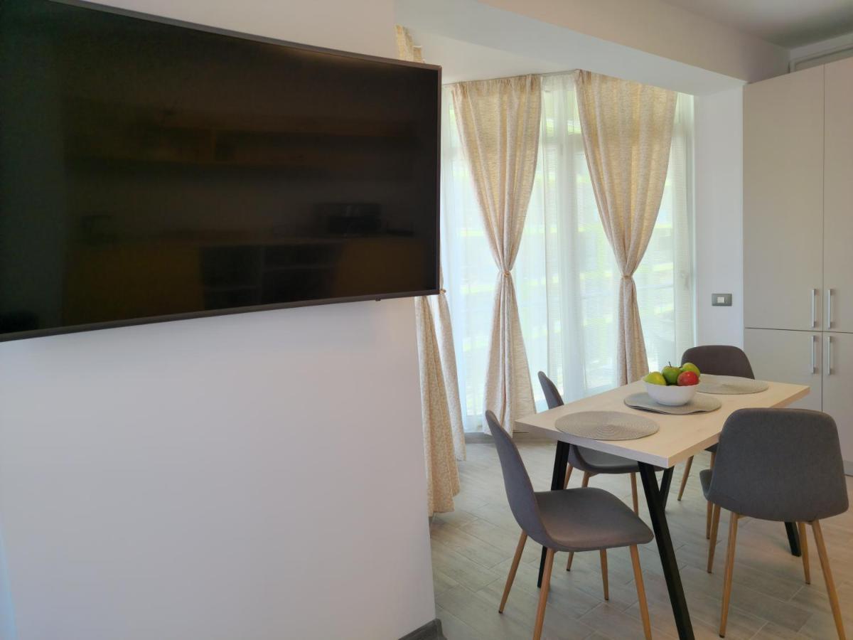 Cristalex Aparthotel & Spa Mamaia Nord Năvodari Buitenkant foto