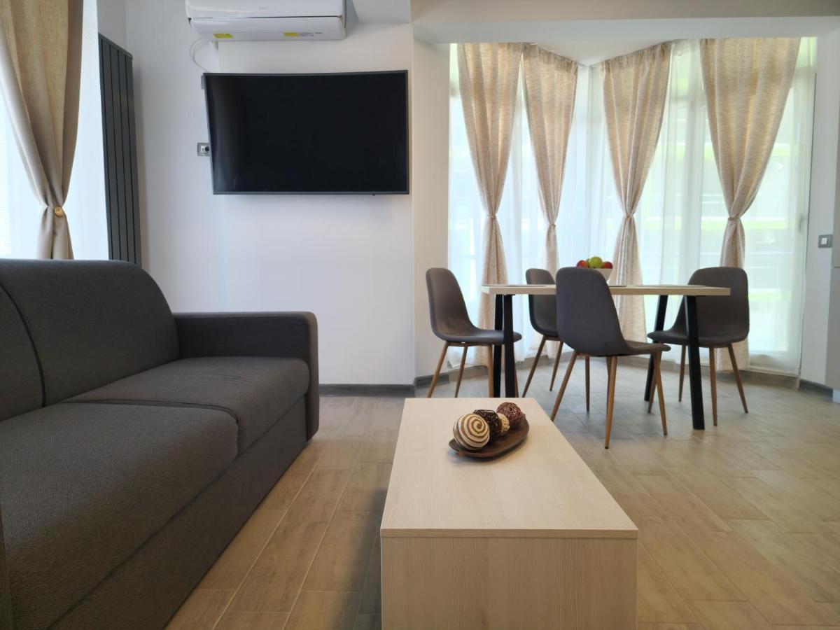 Cristalex Aparthotel & Spa Mamaia Nord Năvodari Buitenkant foto