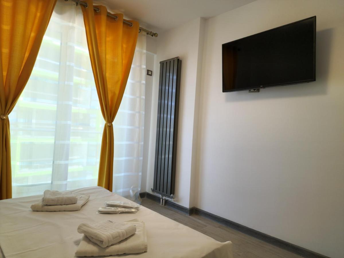 Cristalex Aparthotel & Spa Mamaia Nord Năvodari Buitenkant foto