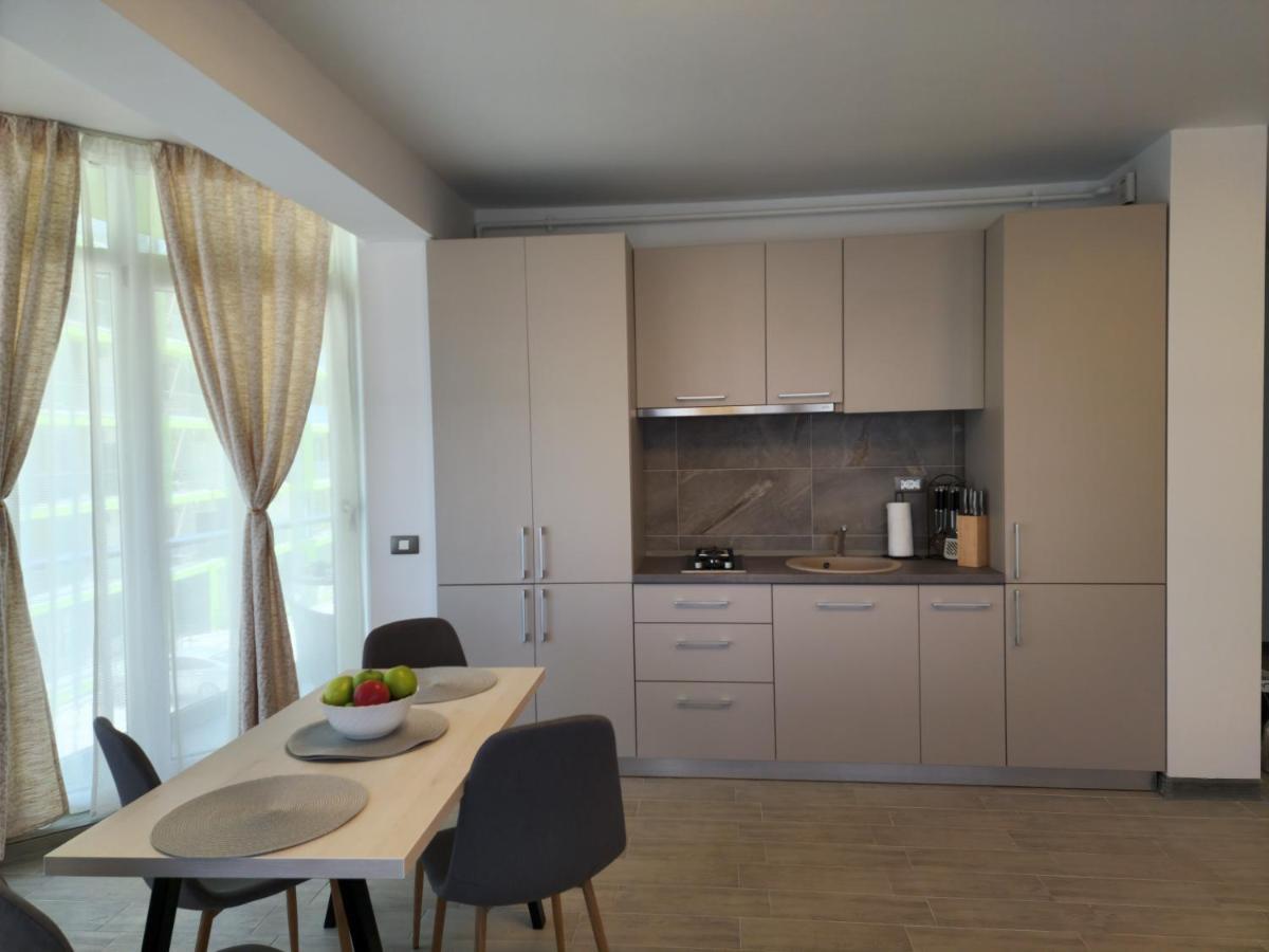 Cristalex Aparthotel & Spa Mamaia Nord Năvodari Buitenkant foto