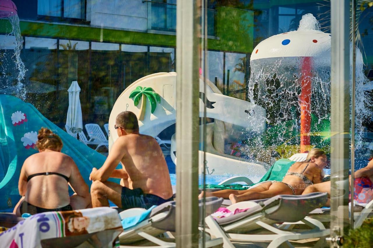 Cristalex Aparthotel & Spa Mamaia Nord Năvodari Buitenkant foto