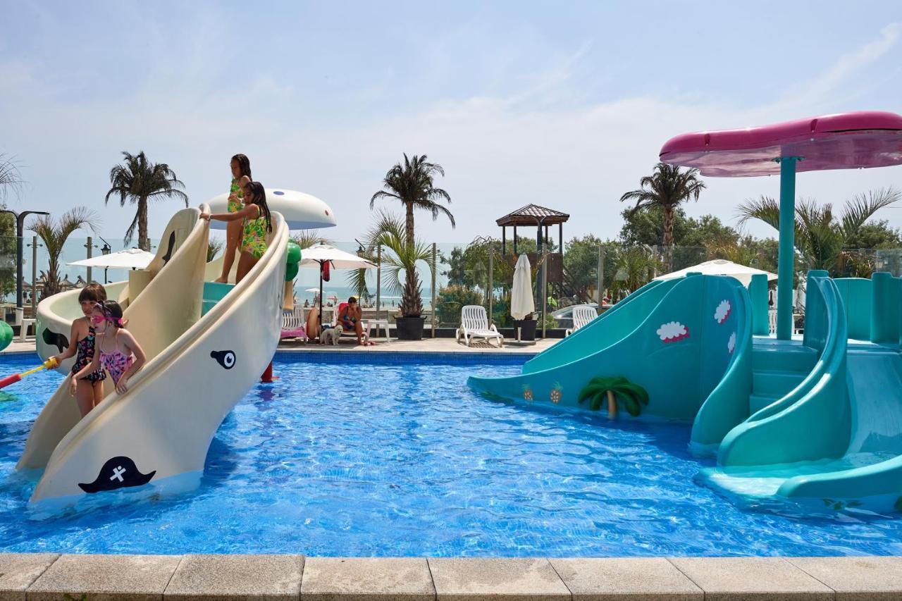 Cristalex Aparthotel & Spa Mamaia Nord Năvodari Buitenkant foto